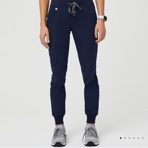Figs Core Collection - Zamora Petite Jogger Scrub Pants in Navy (MP)